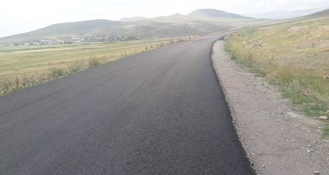 Selim köy yolları sıcak asfalt oluyor