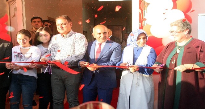 Kilis’te, Hanımeli Meslek Edindirme Merkezi törenle açıldı