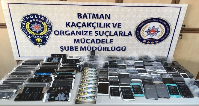 Batman’da 300 adet kaçak cep telefonu ele geçirildi