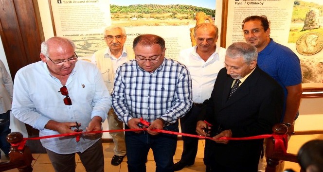 Iraklı profesörden resim sergisi