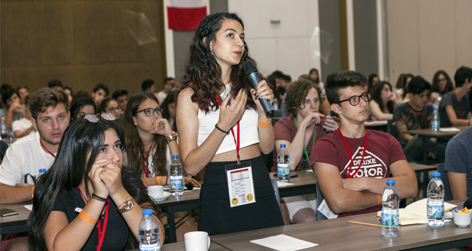 Türkiye’den yurtdışında eğitime gidecek başarılı öğrenciler Antalya’da kamptaydı