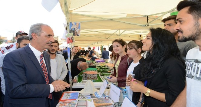 AEÜ’ne yabancı öğrenci başvuru sayısında artış