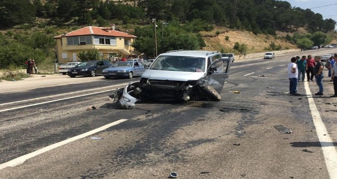 Karaman’da trafik kazası: 6 yaralı