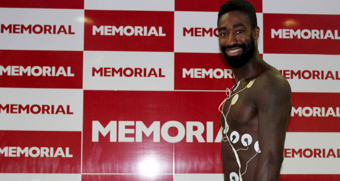 Antalyaspor’un yeni transferi Johan Djourou, sağlık kontrolünden geçti