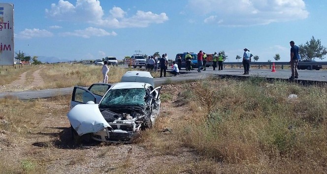 FETÖ şüphelisinin içinde bulunduğu polis aracı kaza yaptı: 4 yaralı
