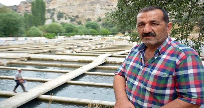 Banaz Çayı’ndaki kirlilik balık çiftliğini vurdu
