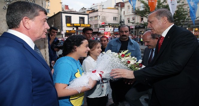 Cumhurbaşkanı Erdoğan Trabzon’da partililere seslendi