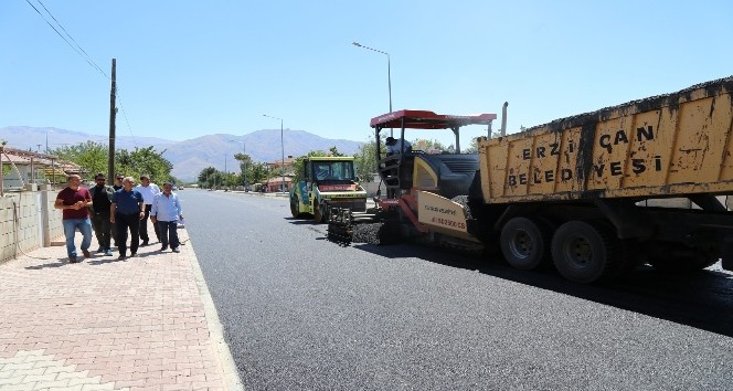 Şehit Albay Faruk Sungur Caddesinde asfalt çalışmaları