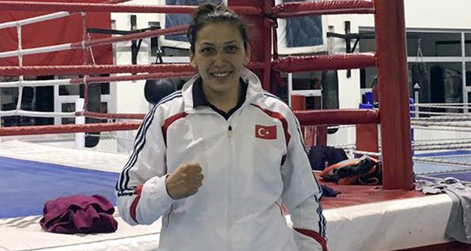 Milli boksör Elif Güneri finalde