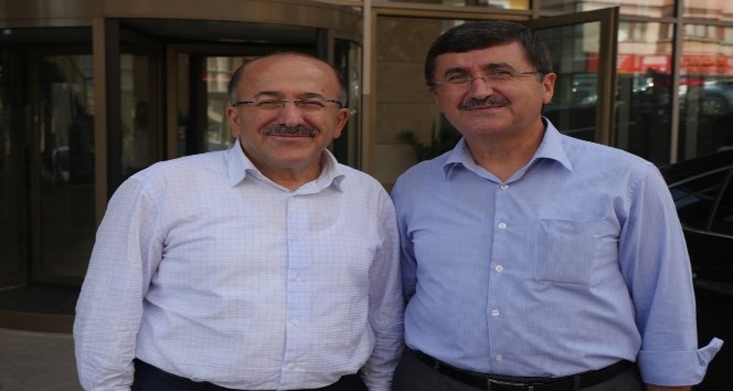 Trabzon eski Valisi Öz’den Başkan Gümrükçüoğlu’na ziyaret
