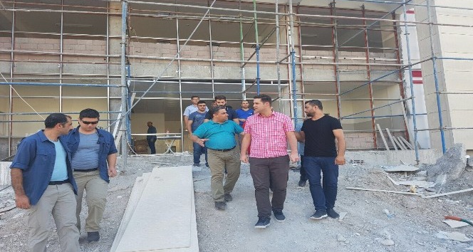 Başkan Gülenç okul inşaatında incelemelerde bulundu