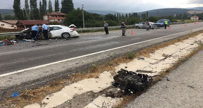Amasya’da 2 otomobil çarpıştı: 1 ölü, 3 yaralı