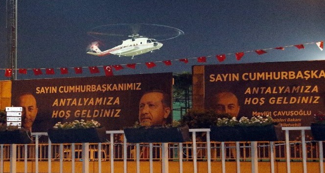 Cumhurbaşkanı Erdoğan, Antalya’da Milli Tekvandocu Nur Tatar’ın düğününe katıldı