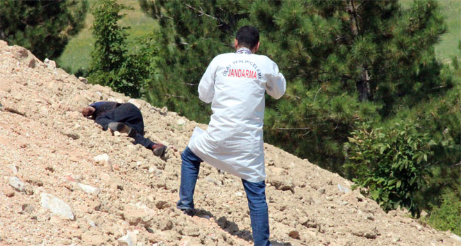 Konya’da yol kenarında başından vurulmuş erkek cesedi bulundu
