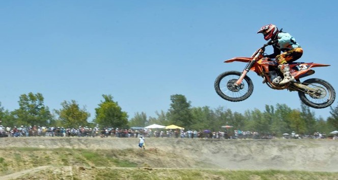Hayrabolu Ayçiçeği Festivali’nde motokros yarışları yapıldı