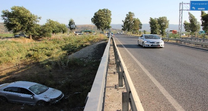 Aydın’da otomobil köprüden uçtu: 4 yaralı