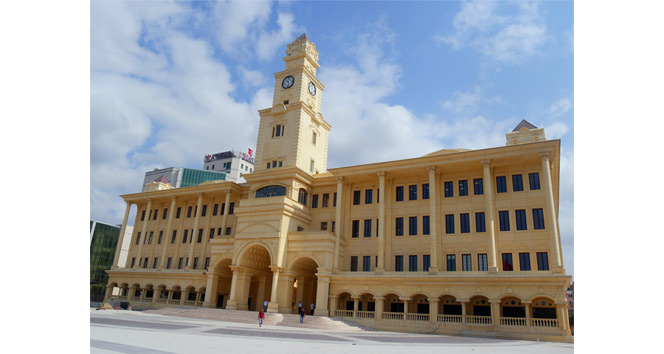 Büyükçekmece Belediyesi yeni binasında hizmet vermeye başladı