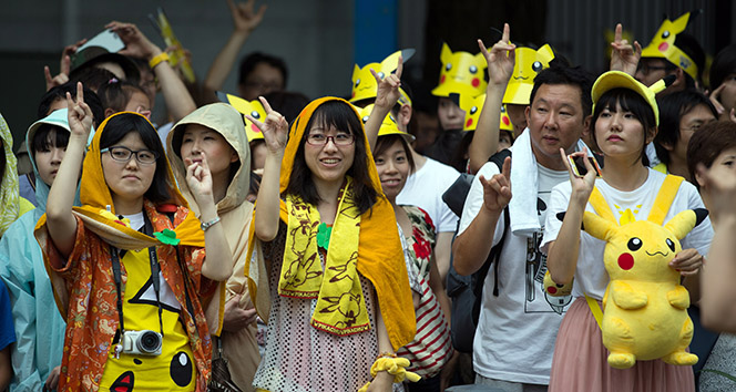 Pikachular Japonya sokaklarını hareketlendirdi