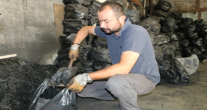 Eskişehir’de bayram öncesi mangal kömürü satışları