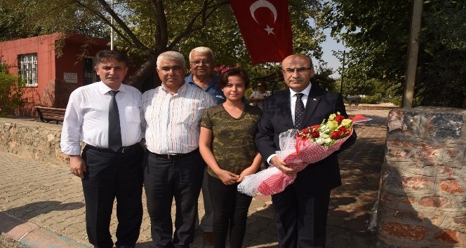 Vali Demirtaş, Sarıçam ilçesinde muhtar ve vatandaşlarla bir araya geldi