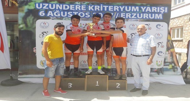 Döşemealtı Belediyesi’nin Bisiklet Takımı Türkiye üçüncüsü