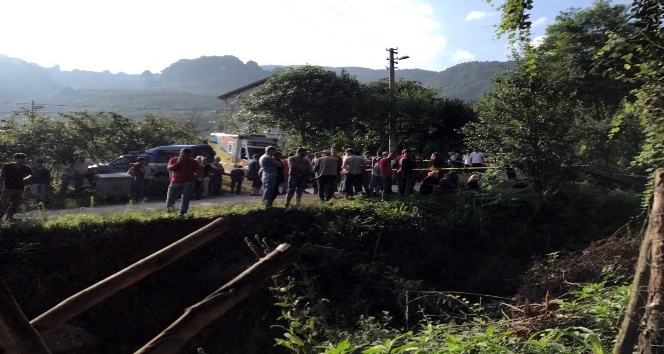 Fındık işçilerini taşıyan traktör dereye devrildi: 7 ölü, 10 yaralı