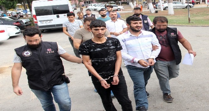 Adana’da PKK operasyonunda gözaltına alınan 23 kişi adliyeye sevk edildi