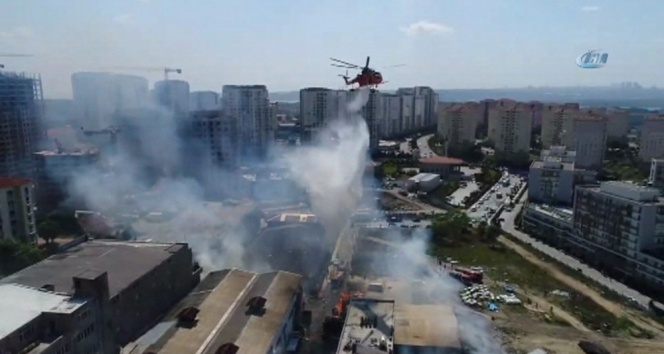Sefaköy&#039;de kağıt fabrikasında yangın!