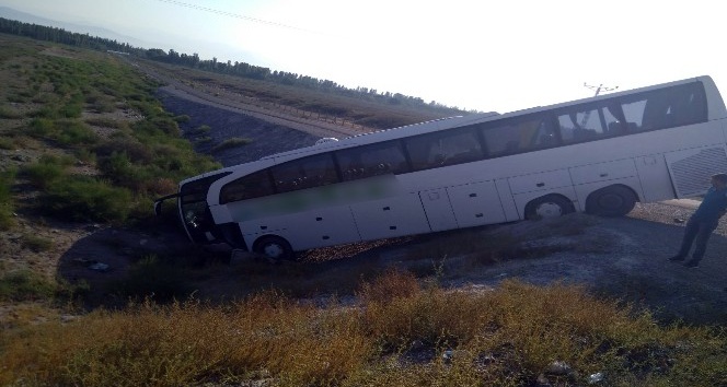 Iğdır’da yolcu otobüsü şarampole uçtu