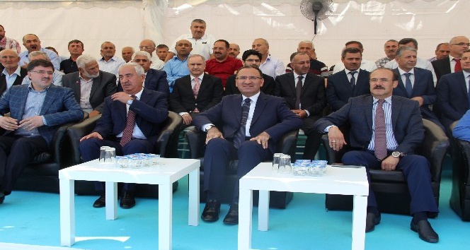 Bekir Bozdağ: &quot;Kılıçdaroğlu Cumhurbaşkanlığı adaylığına oynuyor&quot;
