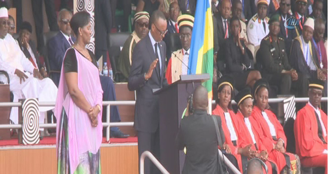 3&#039;üncü kez devlet başkanı seçilen Paul Kagame resmen göreve başladı