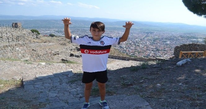 Manisalı 11 yaşındaki oyuncu Beşiktaş’ta forma giyecek