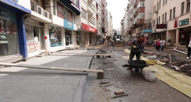 Fatsa’da baskı beton kaldırım ve yol çalışmaları