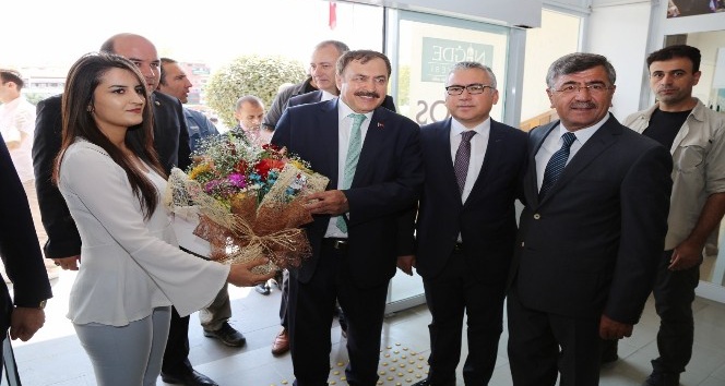 Orman ve Su İşleri Bakanı Prof. Dr. Eroğlu, Niğde Belediyesi’ni ziyaret etti