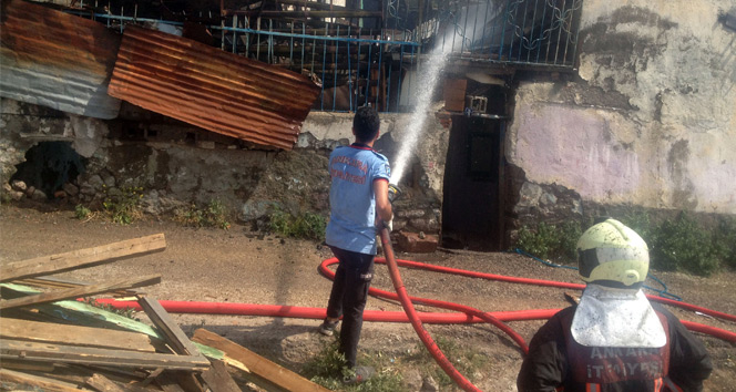 Başkent’te korkutan yangın: 1 çocuğun kolu yandı
