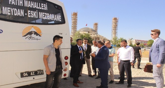 Vali Elban, belediye otobüslerini denetledi