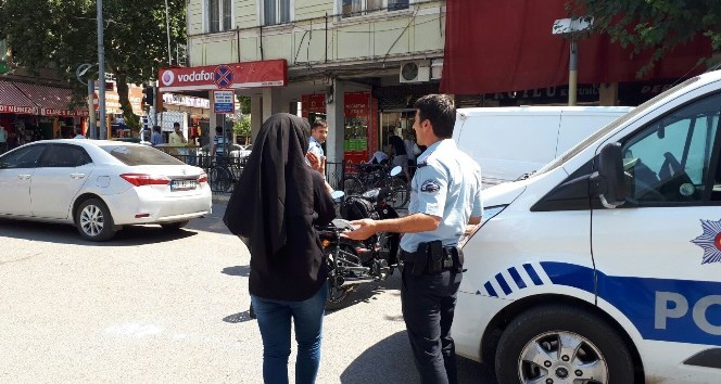 Sırt çantalı şüpheli kadın polis ekiplerini harekete geçirdi