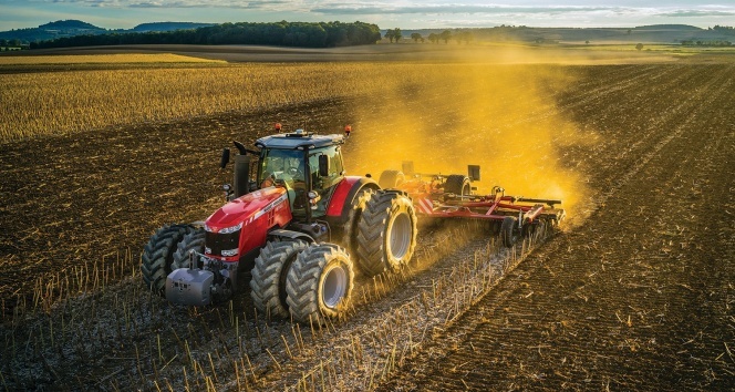 15 bin çiftçi tarla günlerinde yeni model traktörleri test edecek