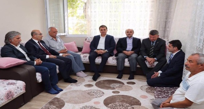 Bakanı Çelik’ten şehit polis Erhan Konuk’un ailesine taziye ziyareti