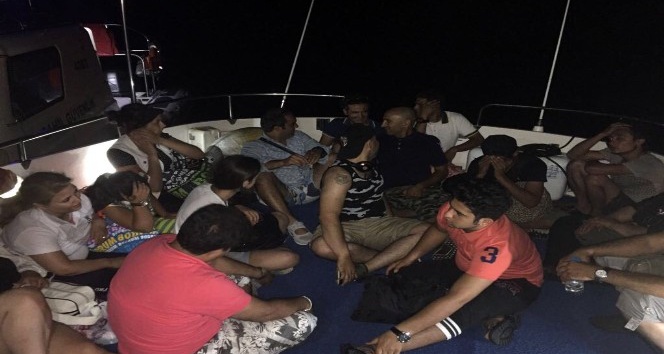 6 kişilik tekneden 16 kaçak göçmen çıktı