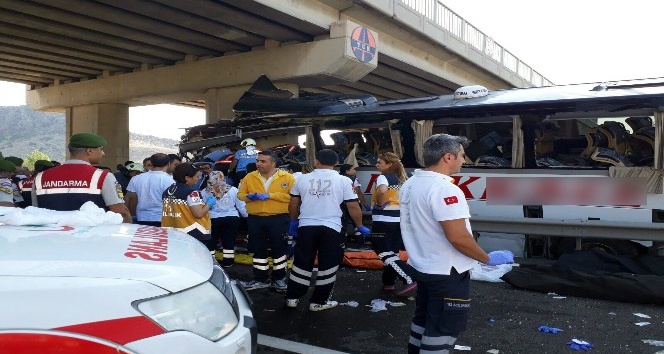 Ankara-Eskişehir karayolunda yolcu otobüsü kaza yaptı: 5 ölü