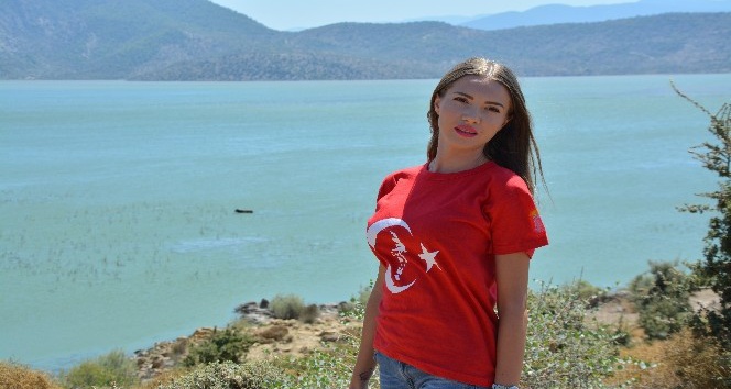 Otilia, yılanbalığının lezzetine ve Bafa Gölü’ne hayran kaldı