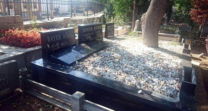 Filiz Aker’in kendisi için hazırlattığı mezarlık görüntülendi