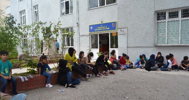 Deniz yoluyla Romanya’ya gitmek isteyen 250 kaçak göçmen yakalandı
