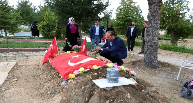 Yozgat’ta şehitlikte hüzünlü arife