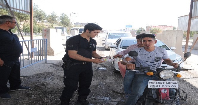 Cizre’de polis, halkla bayramlaştı