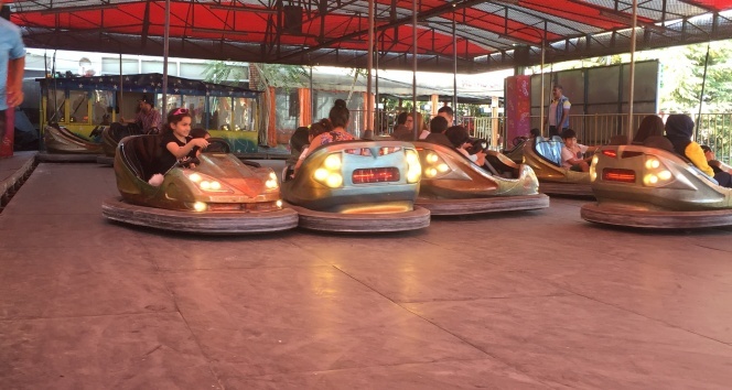 İstanbullular bayramda lunaparklara koştu