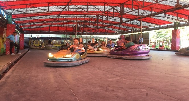 İstanbullular bayramda lunaparklara koştu