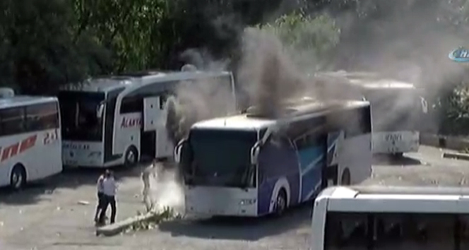 15 Temmuz Demokrasi Otogarı&#039;nda otobüs yangını paniği