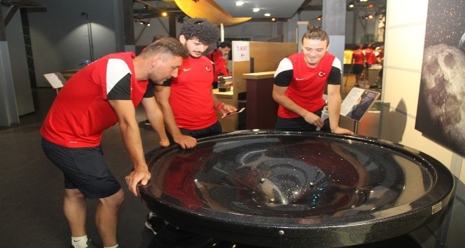 Ampute Milli Futbol Takımı, İzmit’i gezdi